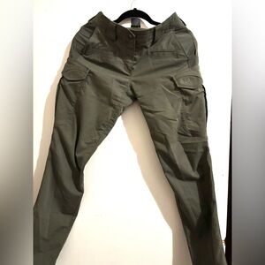 5.11 Women’s Tactical Green Cargo Pants *Icon Style*